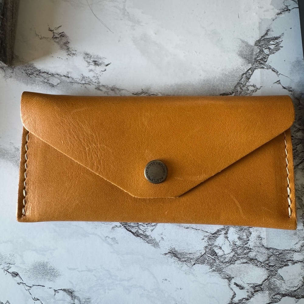 Small envelope zip wallet